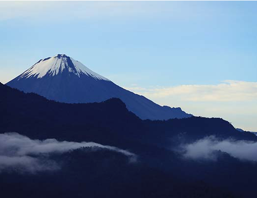 南米・エクアドルにそびえる富士山のような美しい山（ただし、登頂はものすごくたいへん）